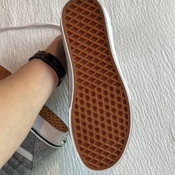 NWT SK8-Hi Vans in Heathered Gray Rib - Picture 6 of 7